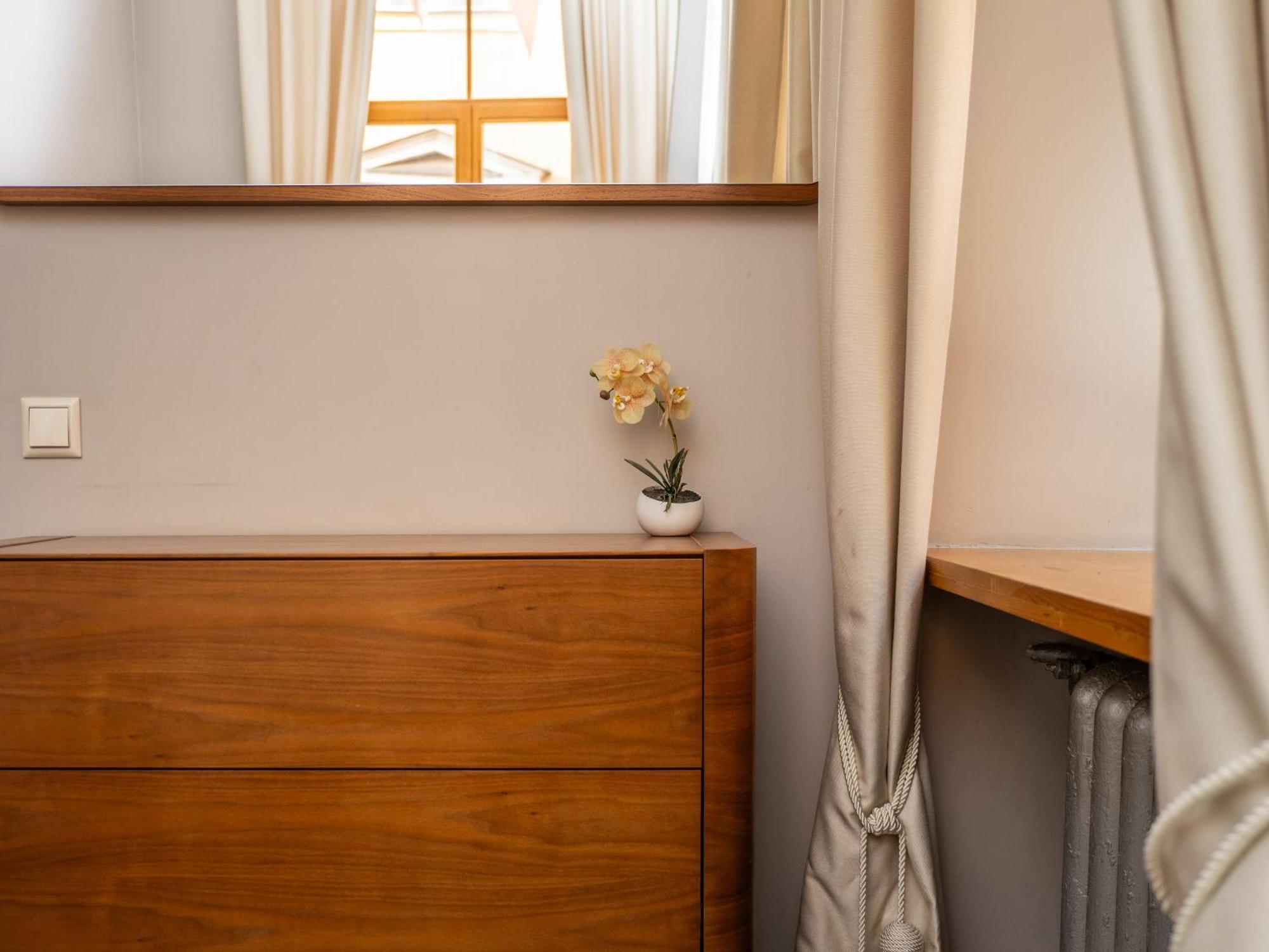 Barn Street Home, Old 1br